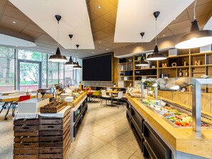 Tägliches kontinentales Frühstück gegen Gebühr