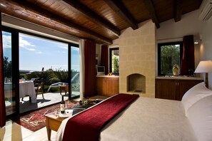 Cottage (400 meters from the main building) | Minibar, in-room safe, individually furnished, free WiFi