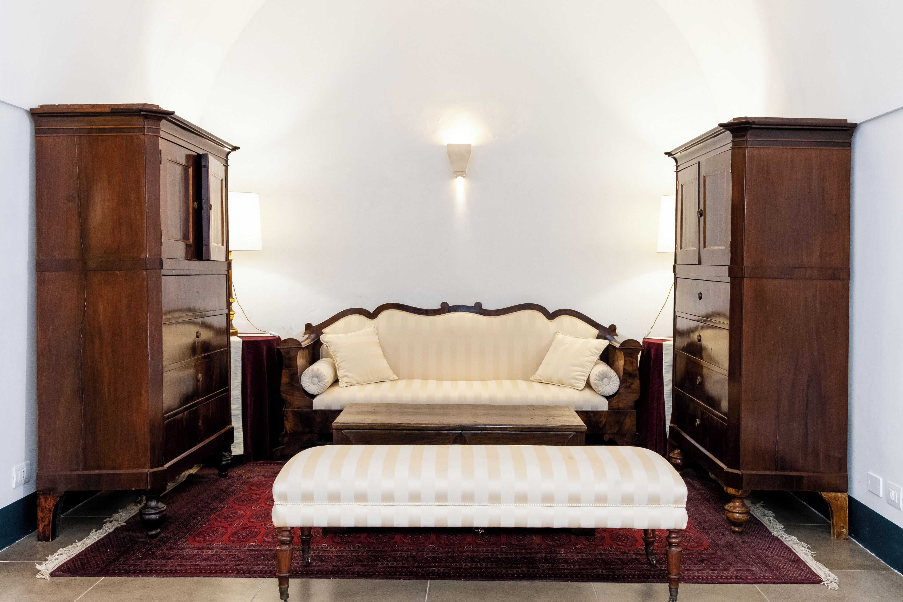 executive suite | living area | 24-inch flat-screen tv with satellite channels, tv, pay films