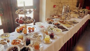 Breakfast buffet - Hotel Eremo della Giubiliana (Ragusa)