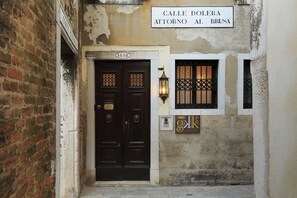 Fachada de la propiedad
