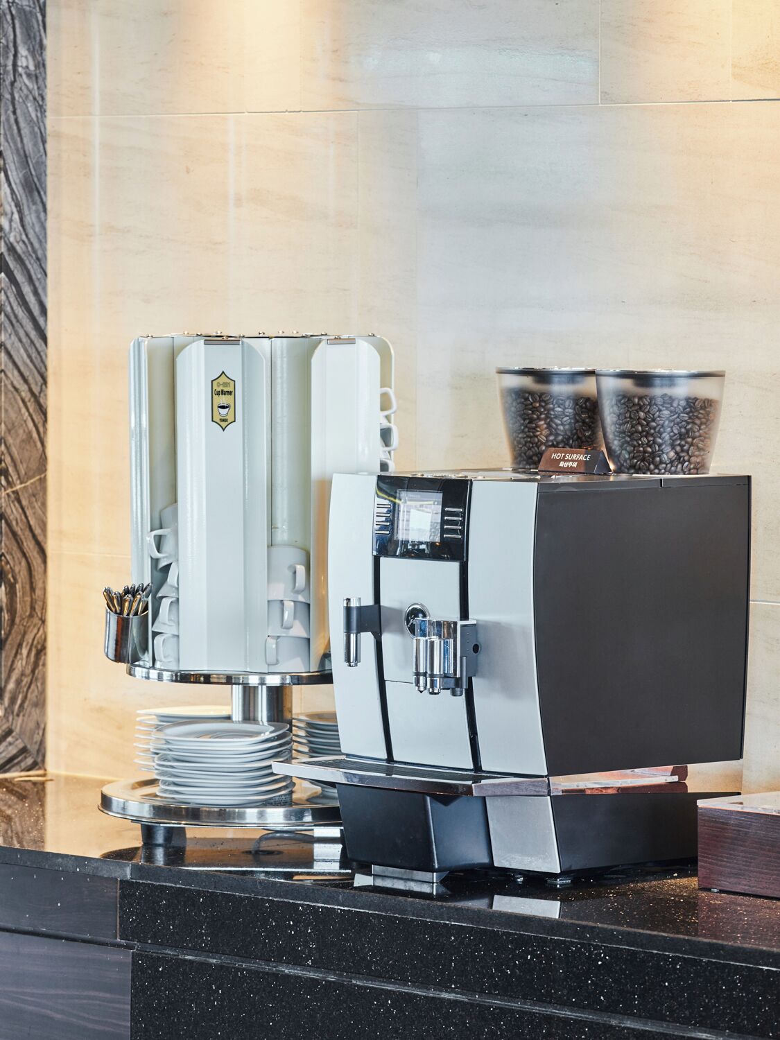 2 restaurants, breakfast, lunch, dinner served; japanese cuisine