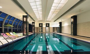 Indoor pool, open 7:00 AM to 8:00 PM, sun loungers - Lotte Hotel Ulsan (Ulsan)
