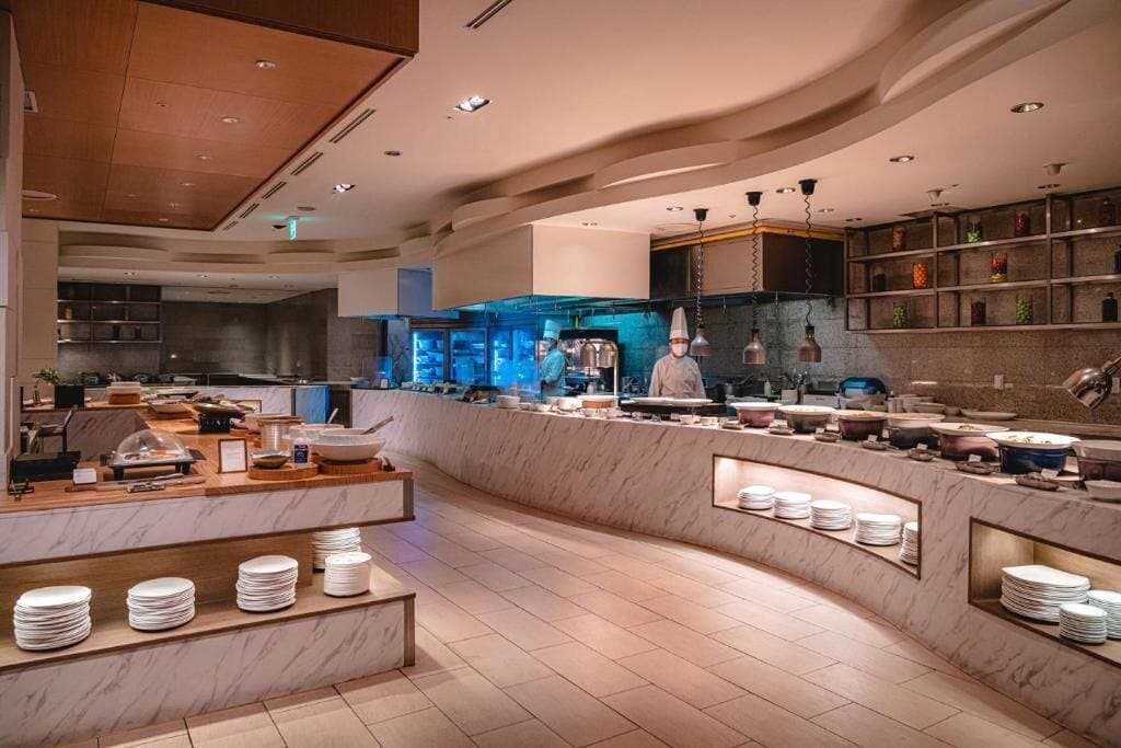 2 restaurants, breakfast, lunch, dinner served; japanese cuisine