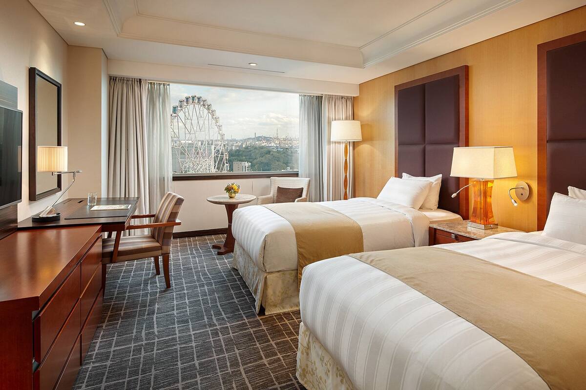 Down comforters, minibar, in-room safe, desk