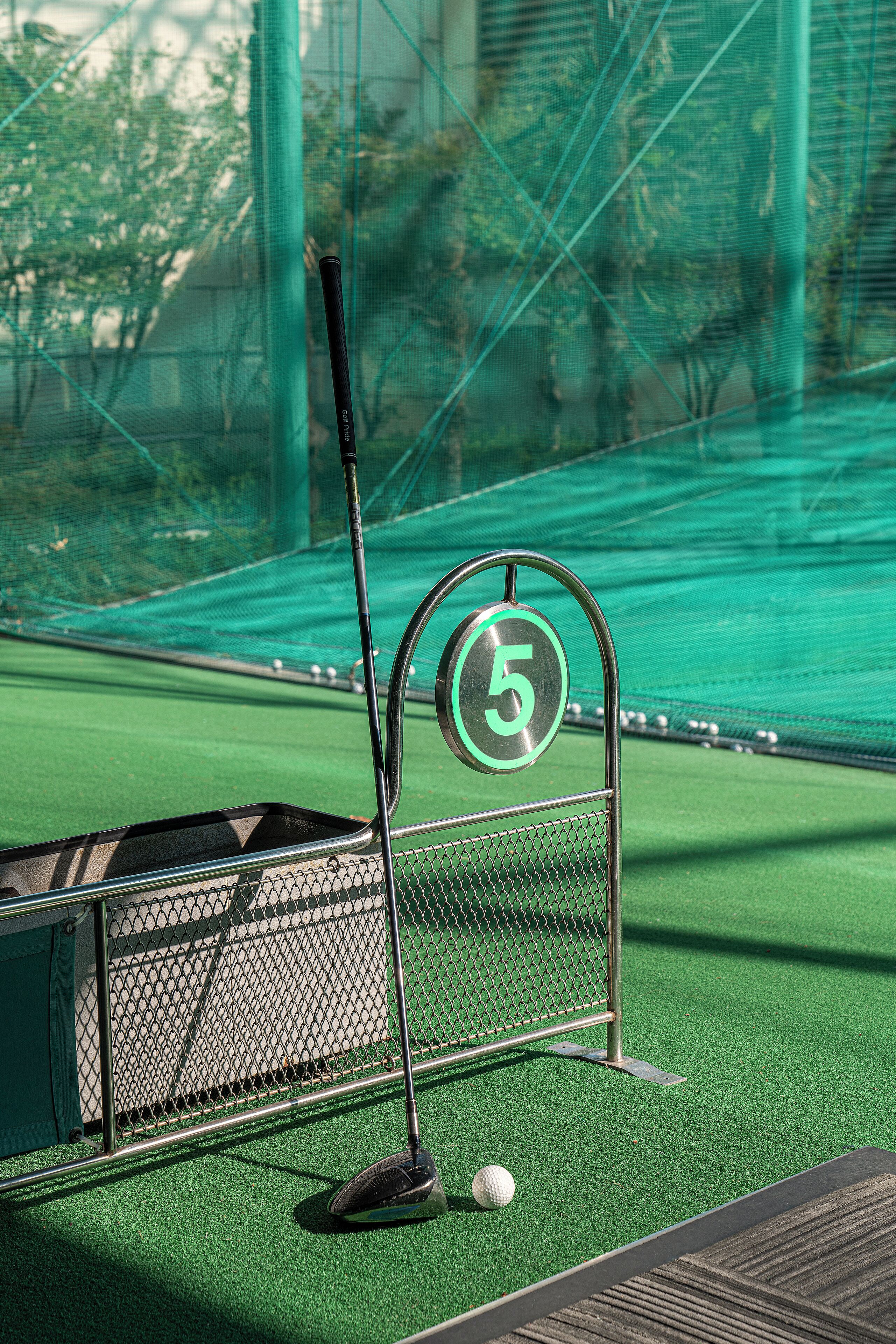 indoor golf driving range