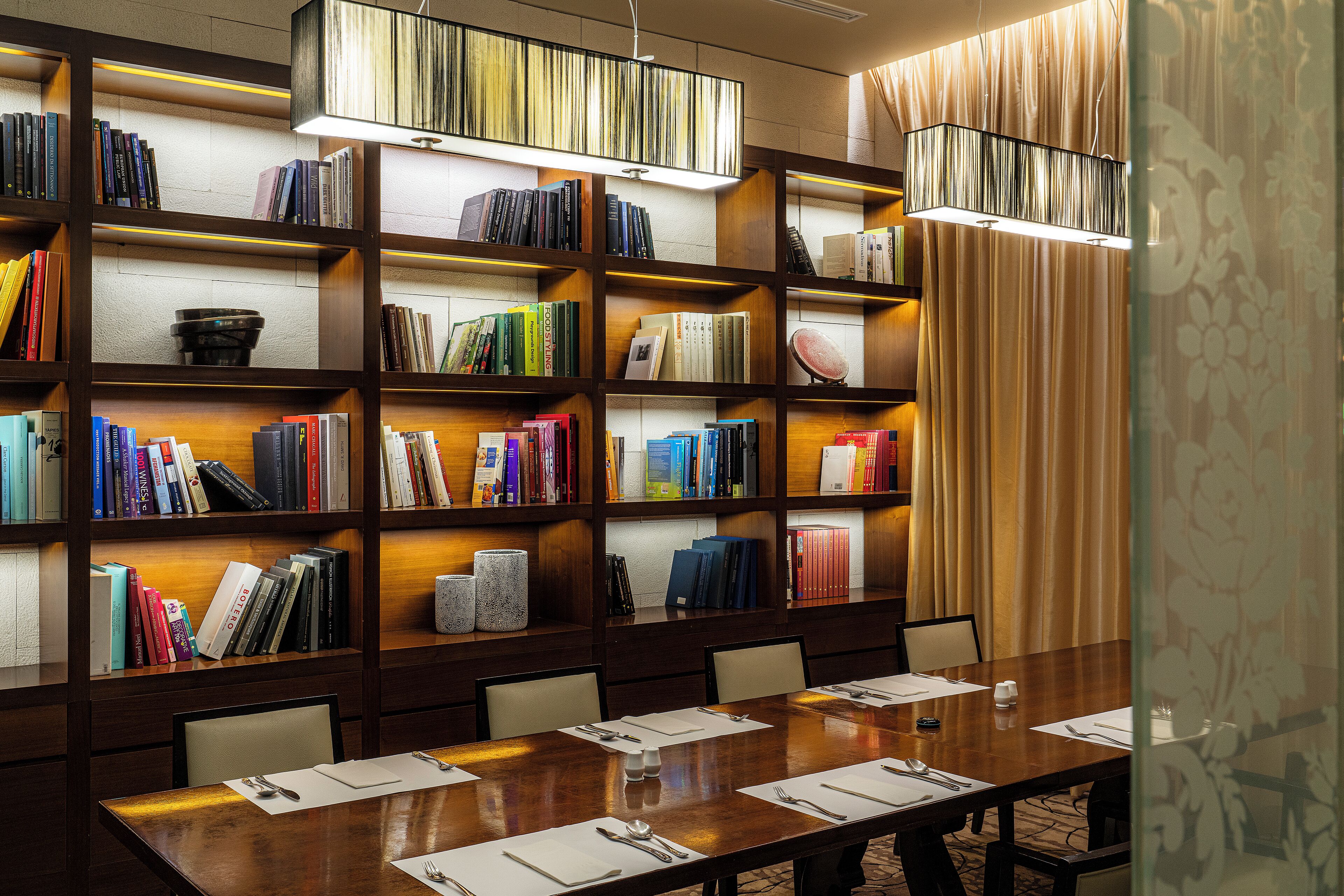 2 restaurants, breakfast, lunch, dinner served; japanese cuisine