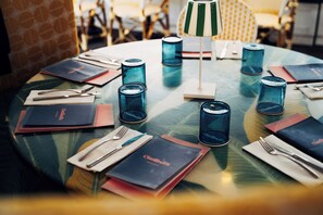 4 restaurants; breakfast, lunch, and dinner served - Rosedon Hotel (Pembroke Parish)