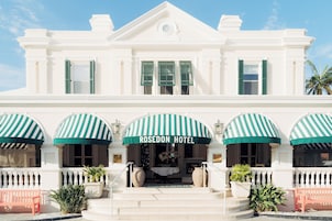 Fachada de la propiedad