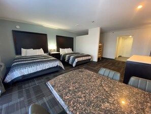 Junior Kiddie Suite, Non Smoking, Includes Waterpark Passes for Five Guests | Desk, blackout curtains, iron/ironing board, free cots/infant beds - Americana Waterpark Resort and Spa (Niagara Falls)