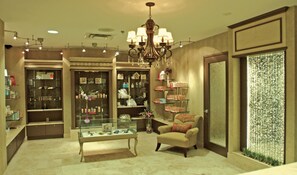 Couples treatment rooms, sauna, body treatments, hydrotherapy