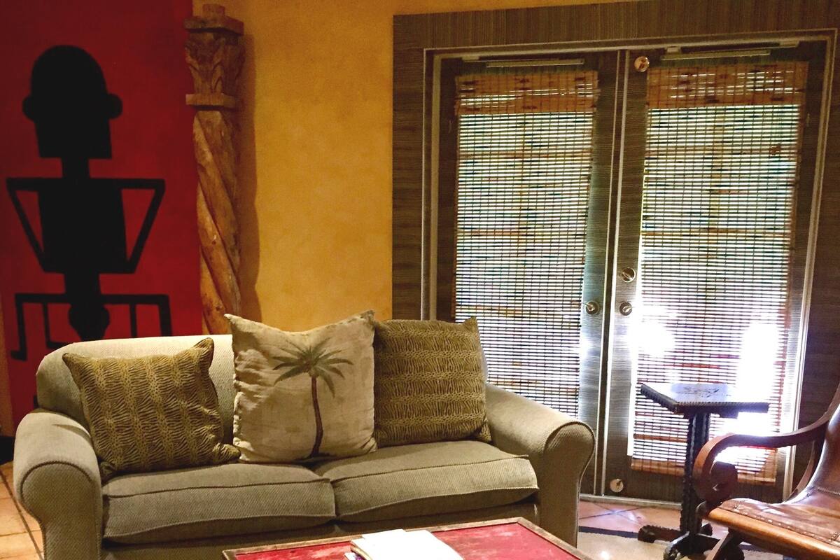 Suite, 2 Bedrooms, Kitchen | Living room | 32-inch flat-screen TV with cable channels, TV