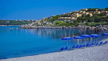 Plage privée, plongée sous-marine, planche à voile, canoë