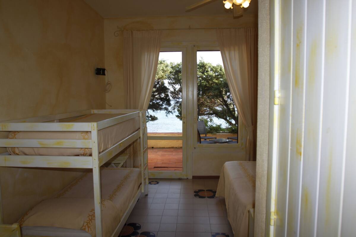 In-room safe, desk, laptop workspace, cots/infant beds