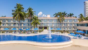 2 outdoor pools, sun loungers