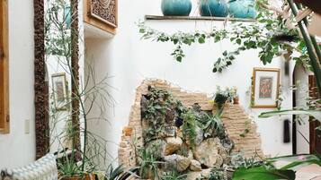 Couples treatment rooms, sauna, steam room, body treatments