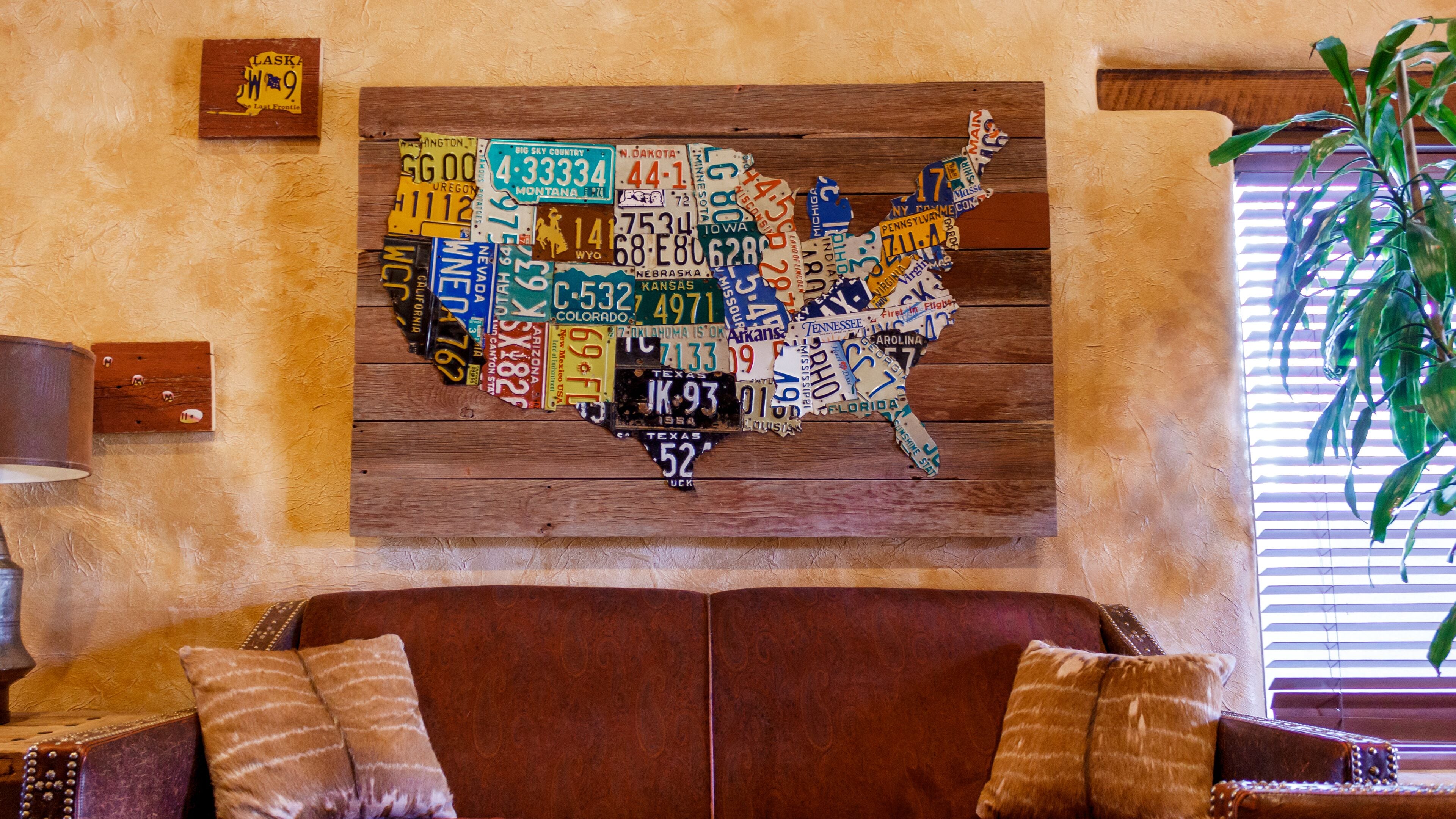 suite, 1 king bed, mountain view (premier suite) | living area | 36-inch flat-screen tv with satellite channels, tv