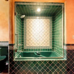 Deluxe Room, Multiple Beds (Global 2BR Suite) | Bathroom