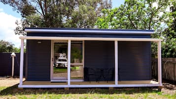 Standard Cabin 5PAX (shared amenities) | Premium bedding, in-room safe, individually furnished, desk