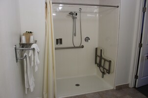 Artículos de tocador gratuitos, secador de pelo, toallas