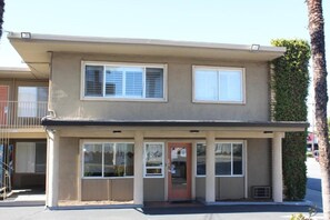 Exterior - Budget Inn Redwood City (Redwood City)