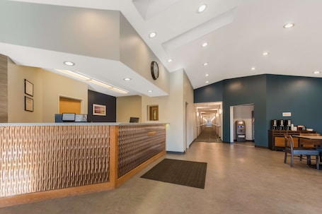 Reception. SureStay Plus Hotel by Best Western Highland Poughkeepsie