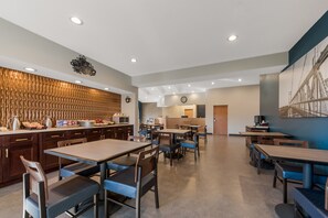 Free daily continental breakfast