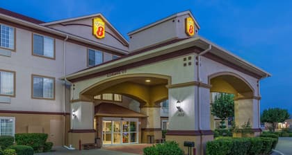 Super 8 by Wyndham Hillsboro TX