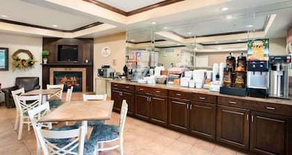 Super 8 by Wyndham Grayville