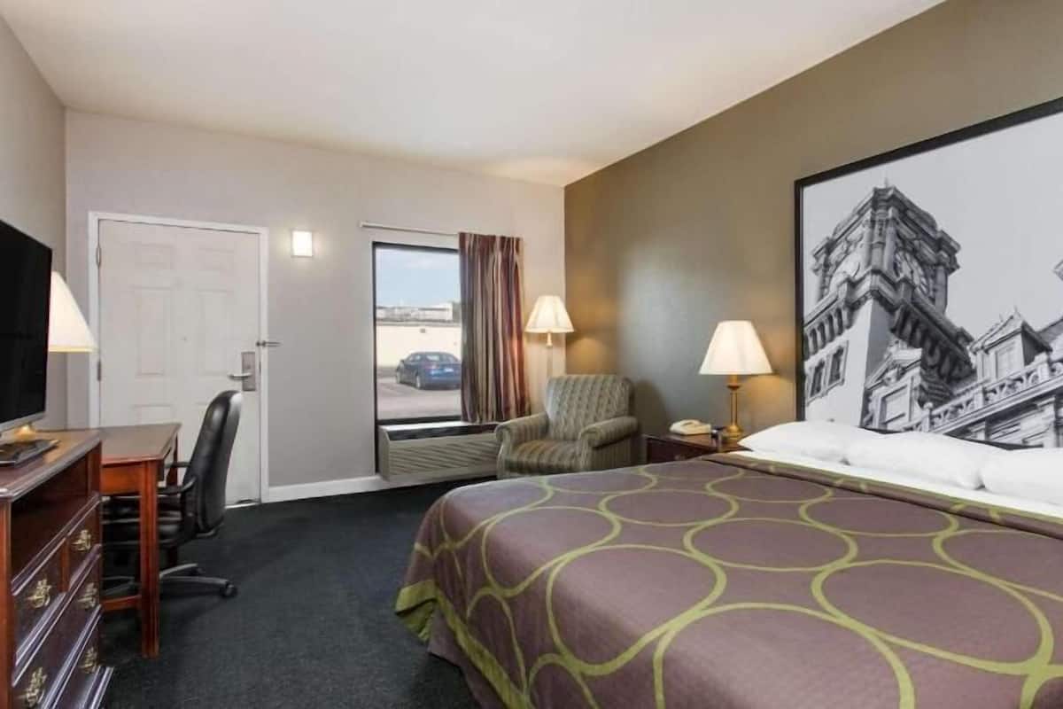 Desk, iron/ironing board, free cribs/infant beds, free WiFi
