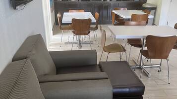 Free daily on-the-go breakfast