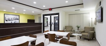 Super 8 by Wyndham Petersburg