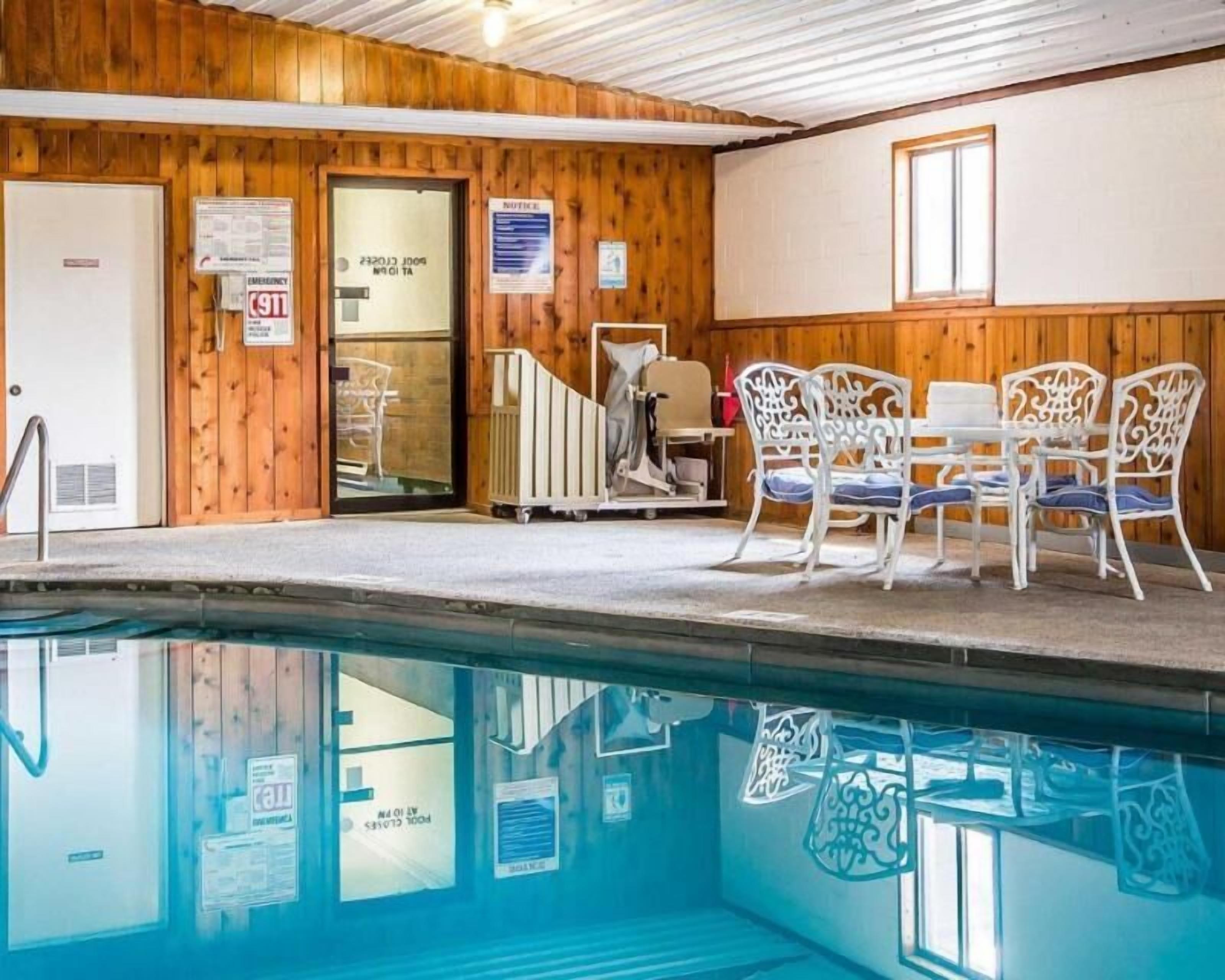 Pool | Indoor pool