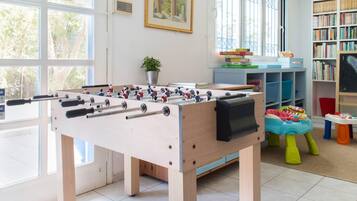 Área de juegos infantiles techada