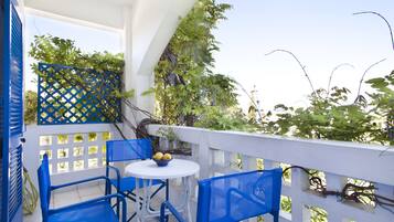 Family Studio | Balcony