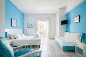 Studio familial | Coffre-fort, décor unique, ameublement unique, bureau