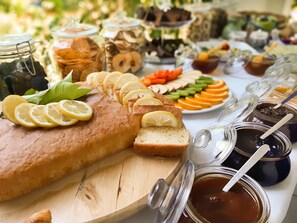 Déjeuner complet (15 EUR par personne)