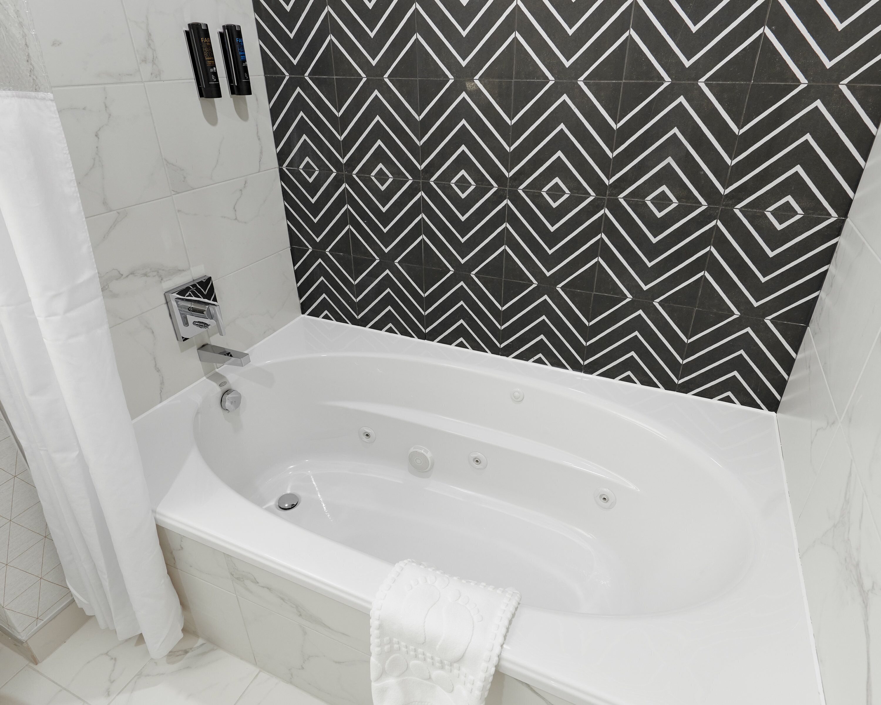 1 bedroom, premium bedding, in-room safe, desk