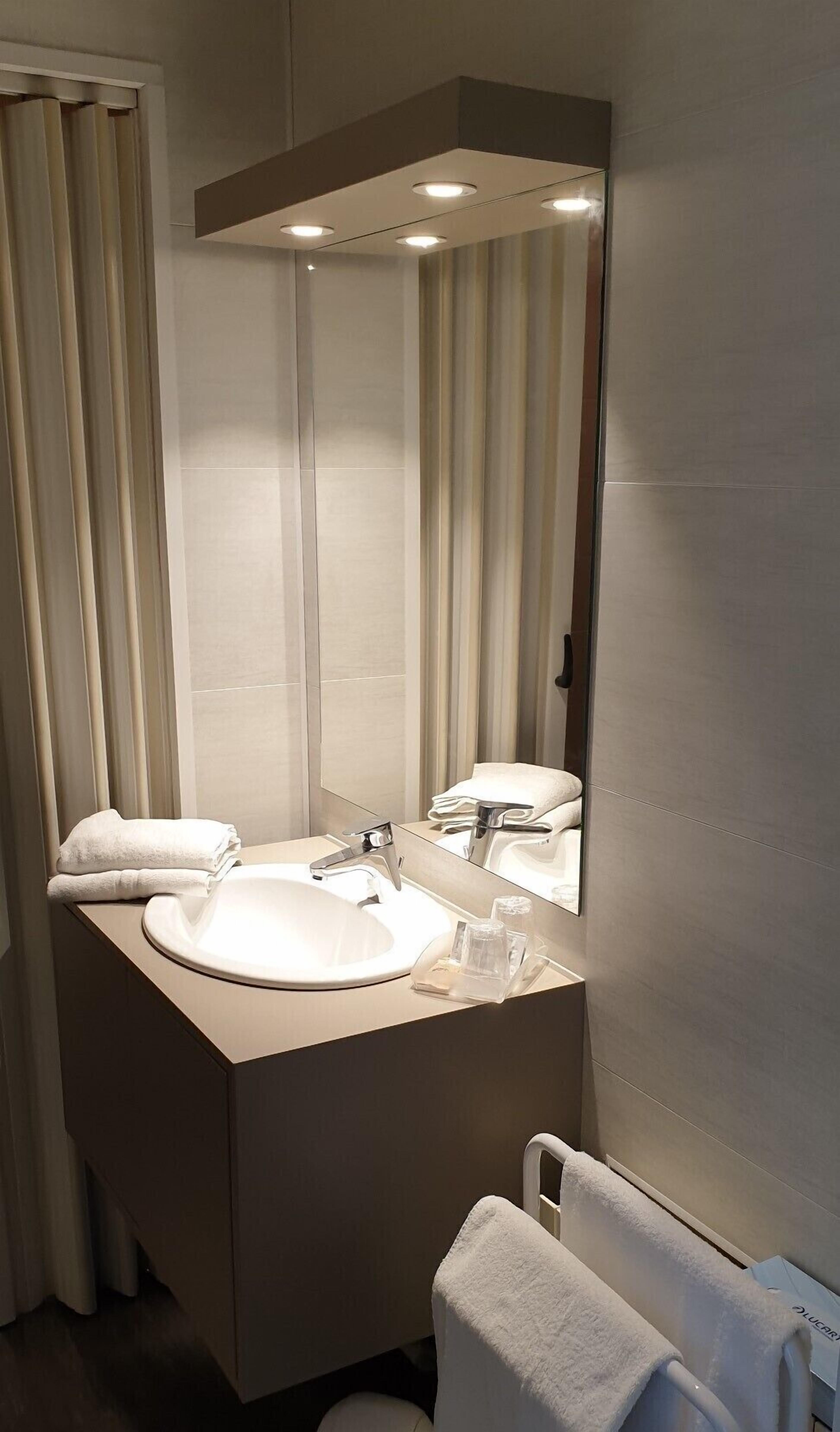 Foto - Cit'Hotel Le Louvre Orange