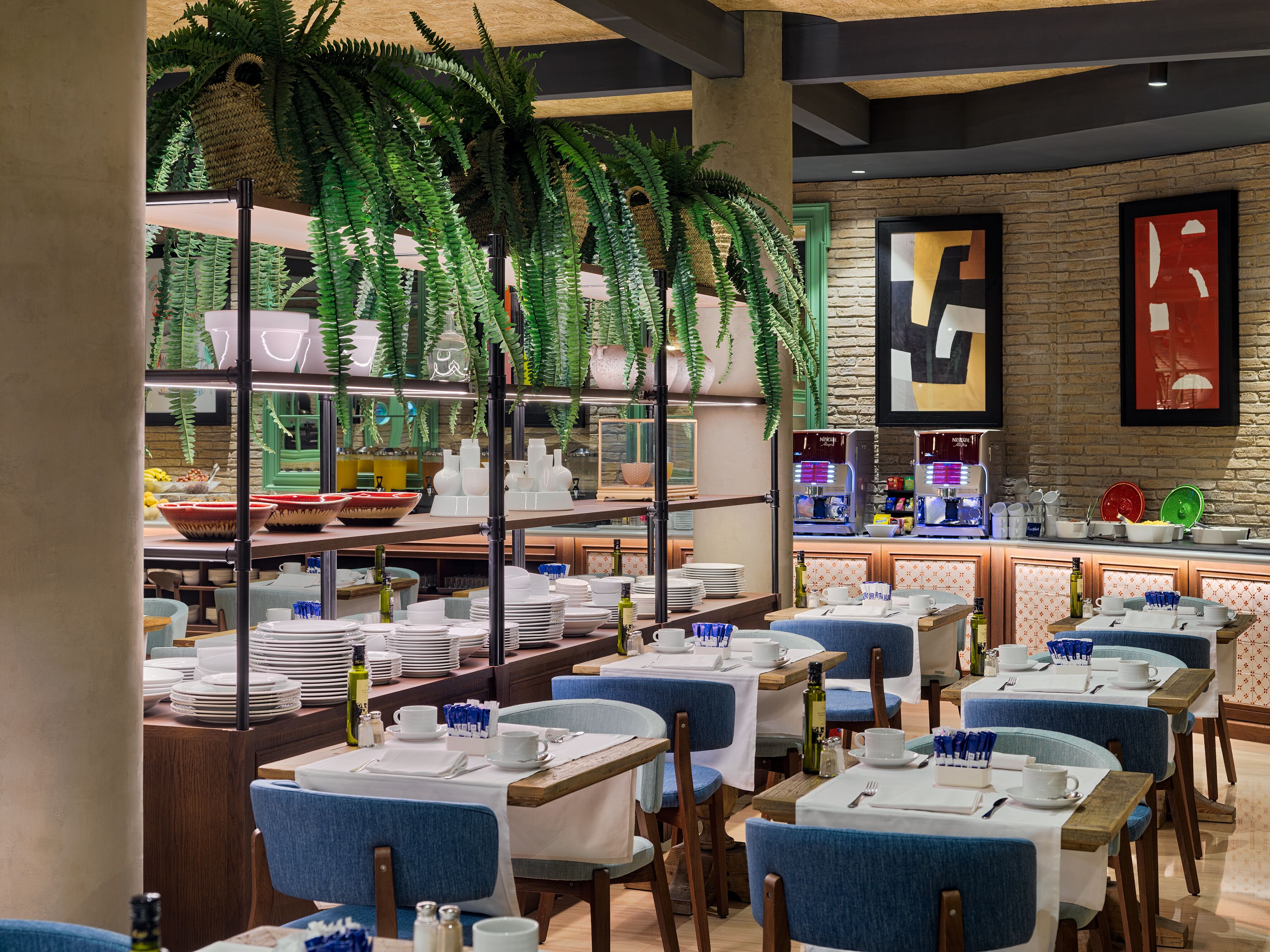 daily continental breakfast (eur 21 per person)