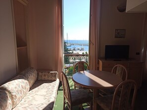 24-inch LCD TV with digital channels, TV