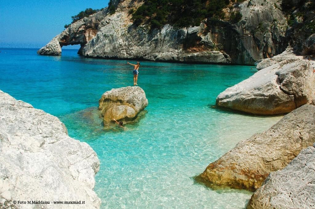 beach nearby, beach bar
