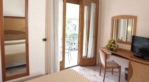 Standard Double Room | Room amenity