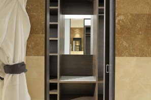 Deluxe-Doppel- oder -Zweibettzimmer | Badezimmer