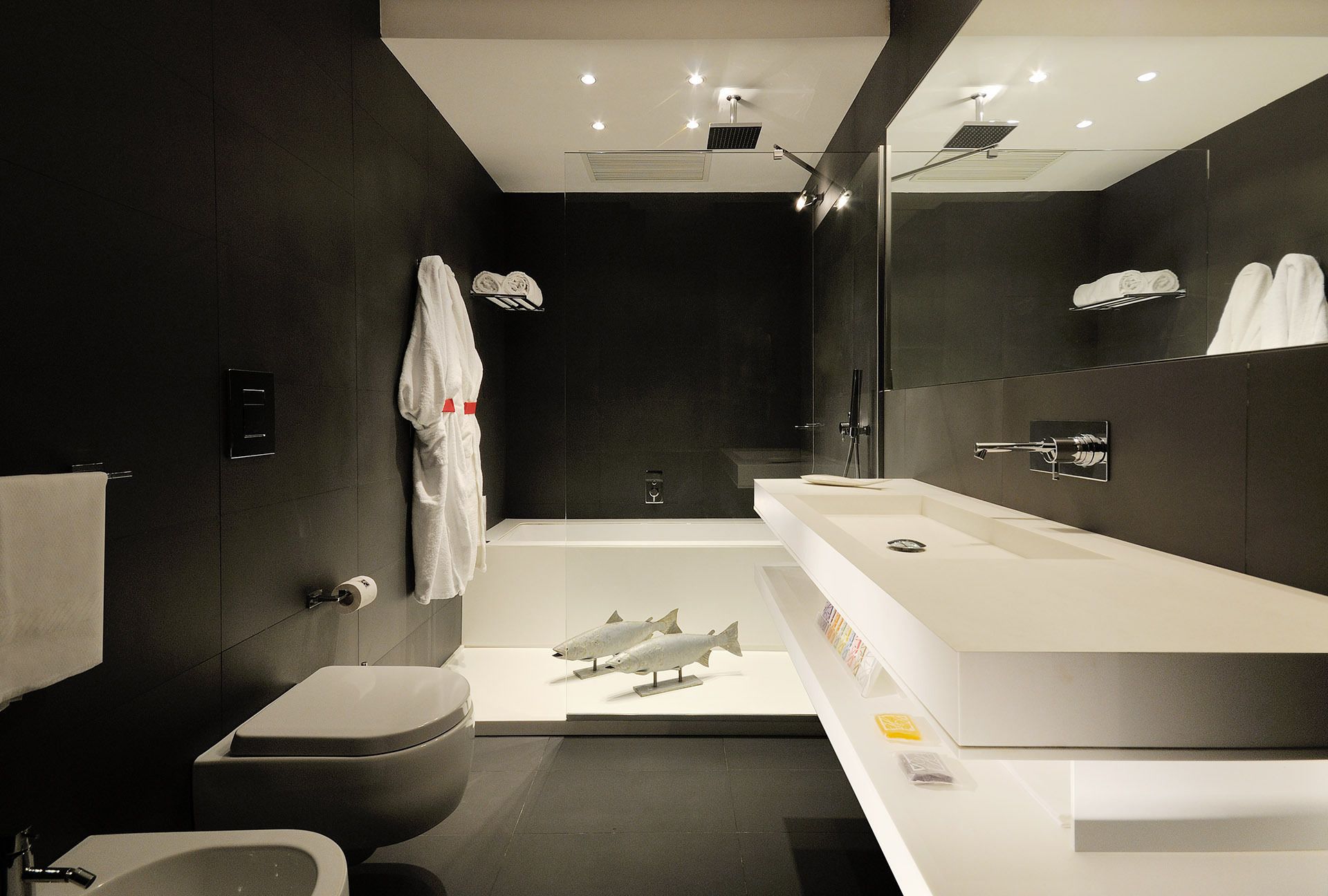 rainfall showerhead, free toiletries, hair dryer, slippers