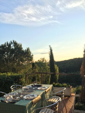 Dinner served, Italian cuisine, garden views  - Hotel Casafrassi Wine Resort (Castellina in Chianti)