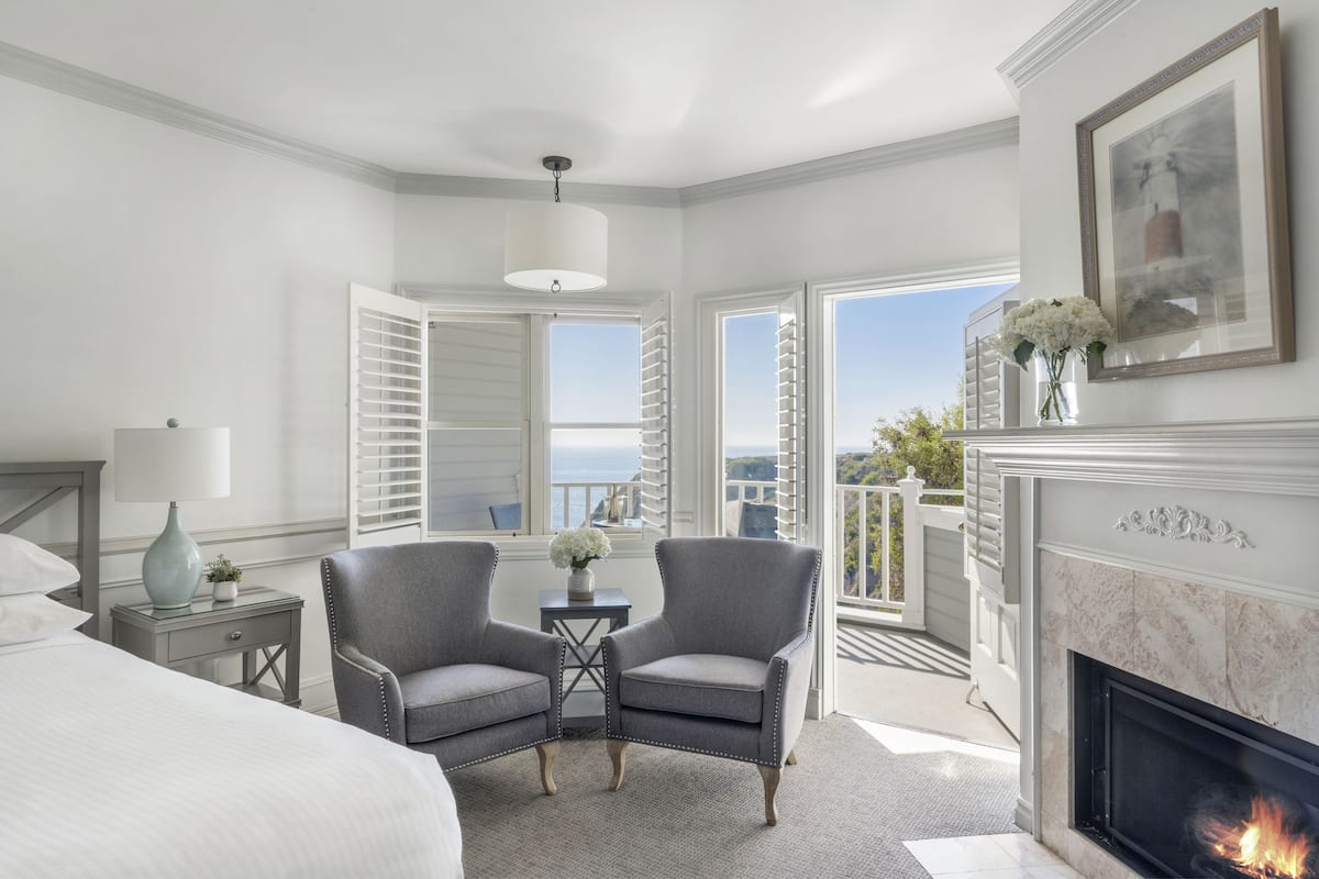 Pacific Edge King with Balcony