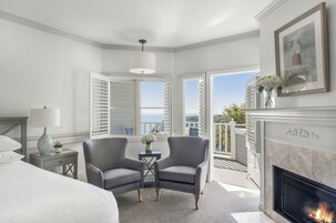 Pacific Edge Deluxe King + Balcony | Premium bedding, down comforters, pillowtop beds, individually decorated