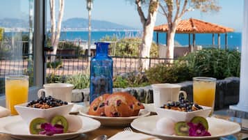 Desayuno completo incluido todos los días