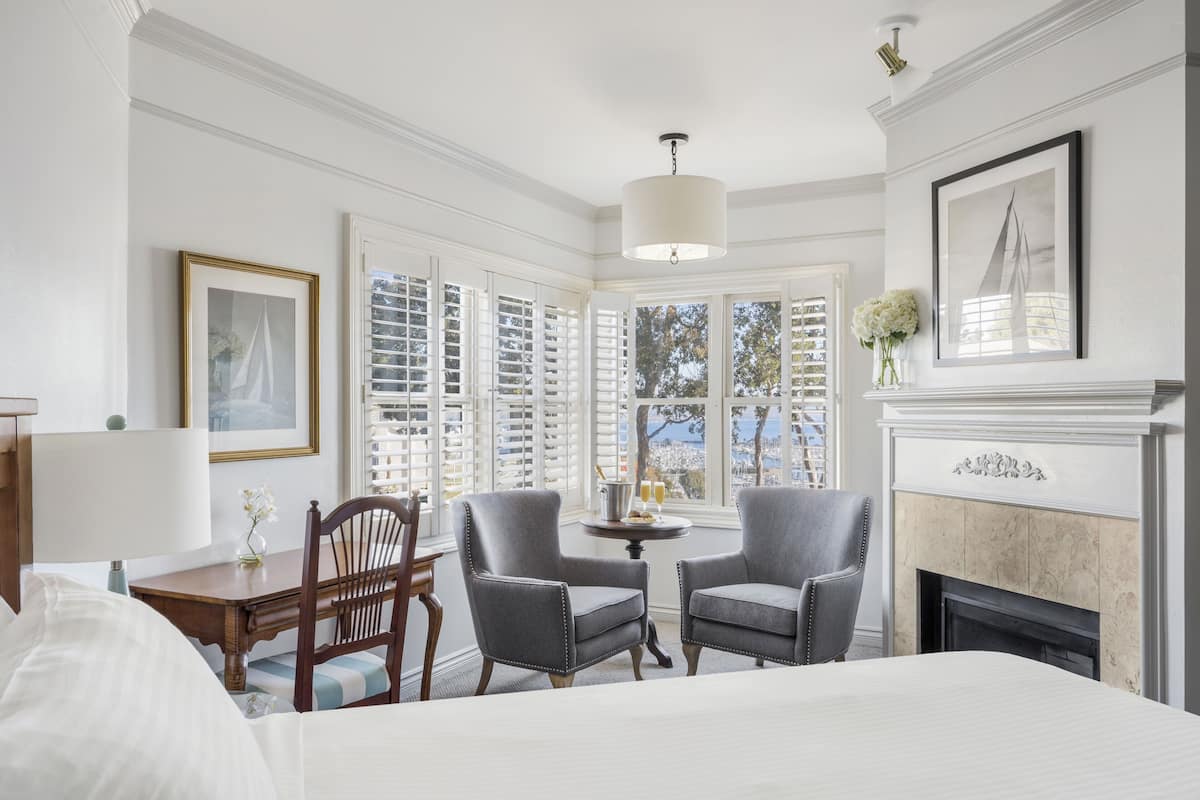 Chambre (Harbor View Guestroom with Breakfast)
